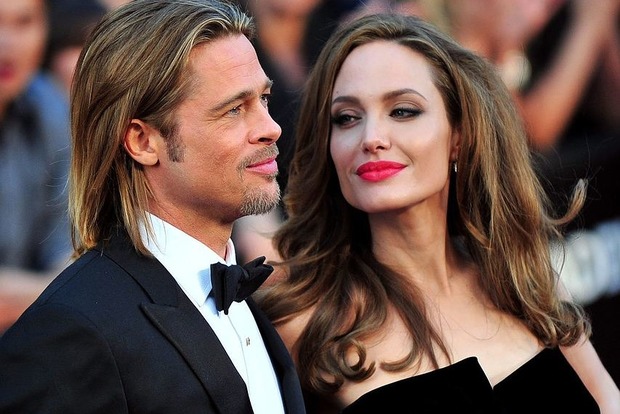 Джоли и Питт на год отложили развод