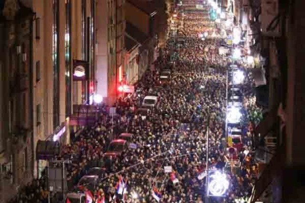 В Белграде тысячи сербов протестовали против президента Вучича