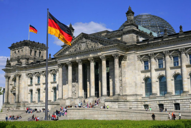 В Германии планируют наказать экс-депутата Бундестага за поездку в Крым