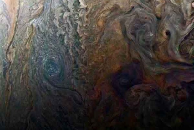 Опубликовано фото Большого темного пятна на Юпитере