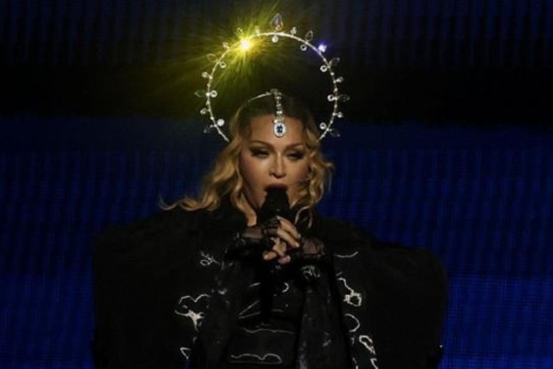 Мадонна закінчила свій світовий тур безкоштовним концертом у Ріо-де-Жанейро, який відвідали понад 1,5 мільйона людей