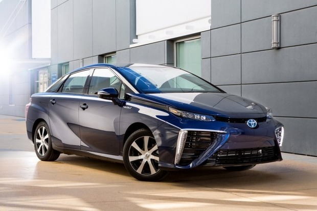 В Японии стартовало производство автомобиля с водородным двигателем