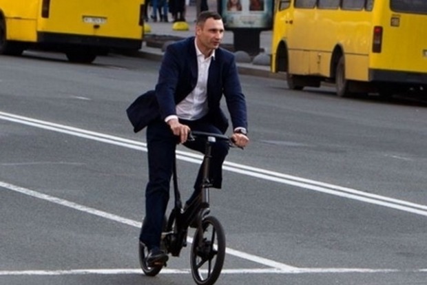 Мэр Киева Кличко задекларировал семь велосипедов и рояль