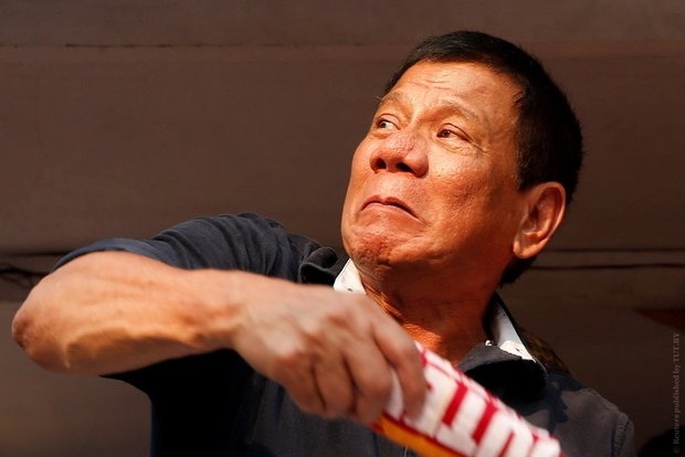 Президент Филиппин просит не сравнивать его с Гитлером