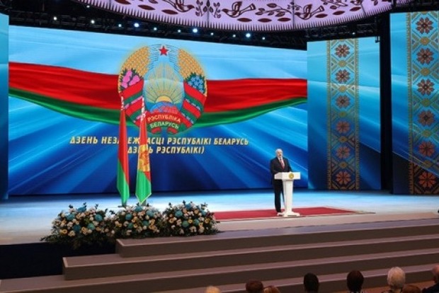 Лукашенко наказав повністю перекрити кордон з Україною