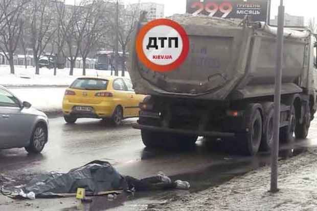 Жахлива смертельна ДТП у Києві. Фото з місця трагедії