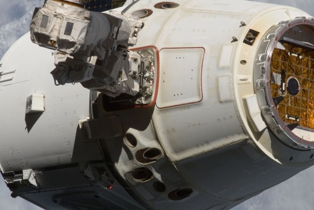 SpaceX анонсировала запуск грузового корабля Dragon к МКС