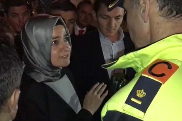 Персона нон грата: Нидерланды депортировали министра Турции