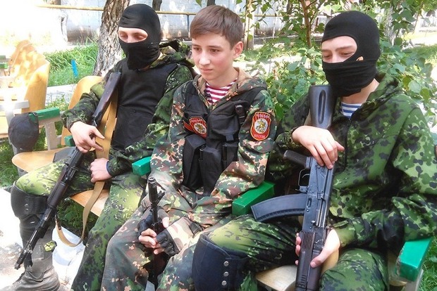 Россия в «ДНР» вербует подростков для участия в боях