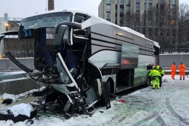 В Швейцарии автобус с россиянами врезался в стену, есть жертвы