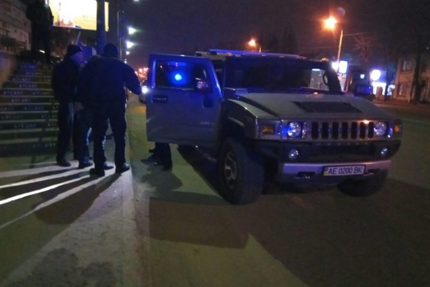 В Днипре пьяный «майор» на Hummer устроил гонки с полицией 