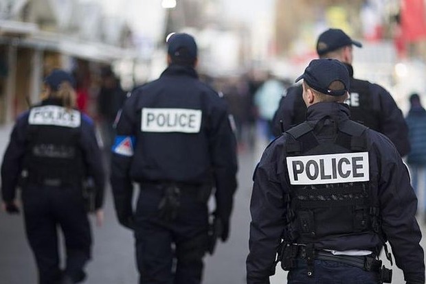Ограбление года: в Париже преступники похитили украшения на 4 млн