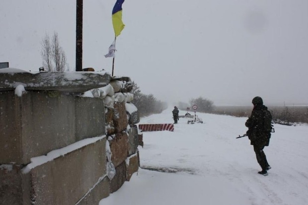 На Донбассе один военный получил боевую травму