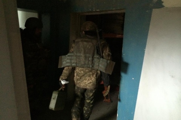 Журналист: В авдеевской промзоне ранены трое военных