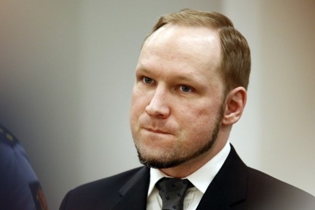 Влада Норвегії заперечує нелюдське поводження з терористом Брейвіком