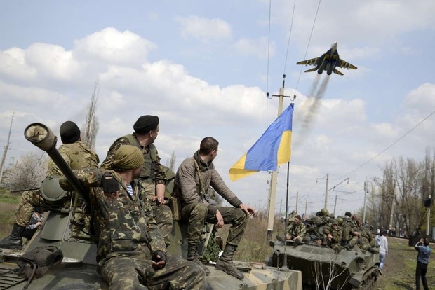 Експерт вважає високою імовірність воєнного сценарію на Донбасі в 2017 році