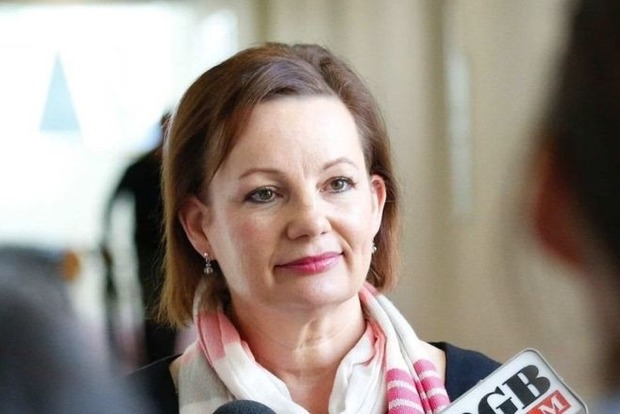 В Австралии министра отправили в отставку из-за частных поездок за счет государства