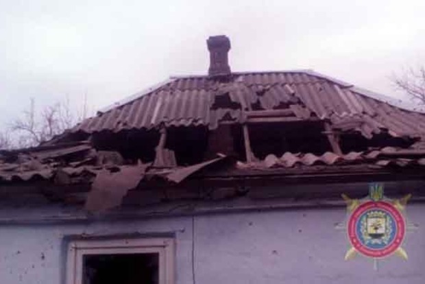 Обстрел боевиками Красногоровки. Появились фото разрушений
