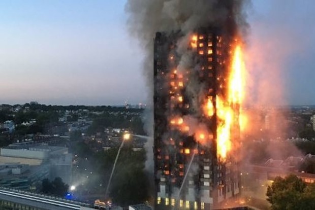Пожар в Лондоне: Выпрыгивая из горящего здания, люди использовали мусорные пакеты как парашюты