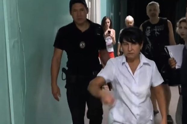 Ругала матом, таскала за волосы: в Харькове пьяная медсестра издевалась над детьми