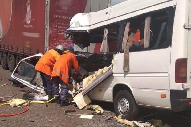 Задержан владелец автобуса, разбившегося на трассе возле Житомира
