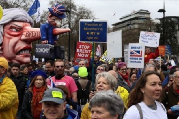 В Лондоне прошел марш в поддержку второго референдума по Brexit