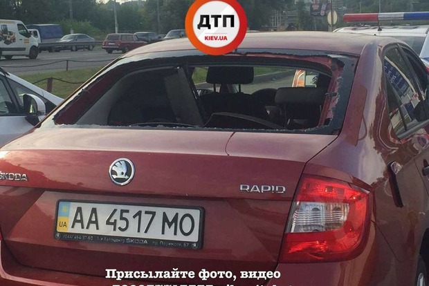 В Киеве, второй раз за день, украли крупную сумму денег из машины