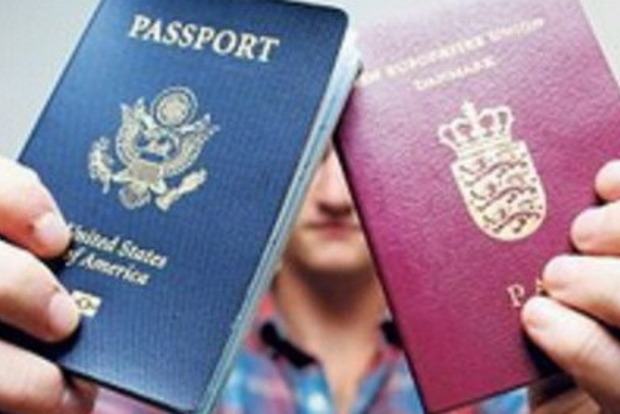 Україна депортує консула, який роздавав угорські паспорти 