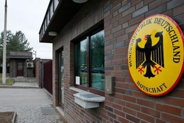 Німеччина тимчасово закрила своє посольство в Туреччині через терористичну загрозу