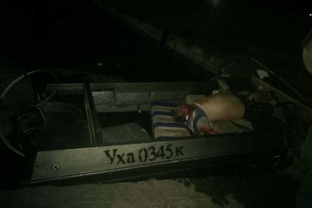 Пьяный херсонец на лодке протаранил российский танкер