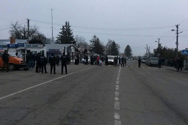 Західний кордон України перекрито: люди збунтувалися проти мит на товари