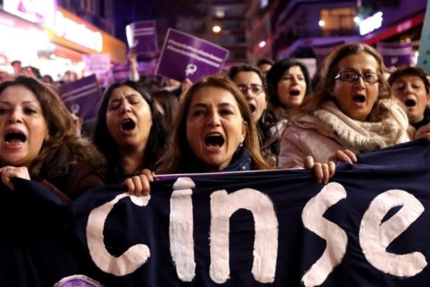 У Туреччині протестують проти легалізації дитячих шлюбів