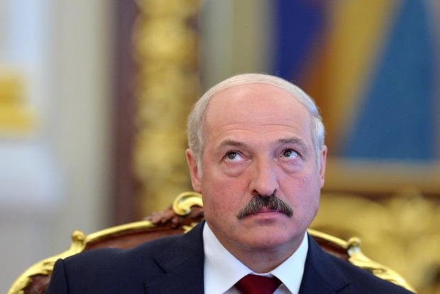 Лукашенко заявил, что на тракторах поедет в Украину, но воевать не будет