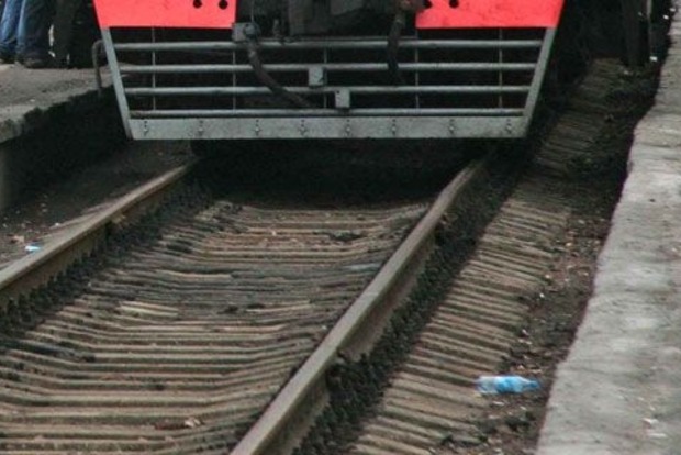 На Сумщине мужчина покончил с собой, бросившись под поезд