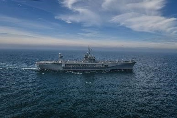 Флагман шестого флота ВМС США проследовал через Дарданеллы в Черное море