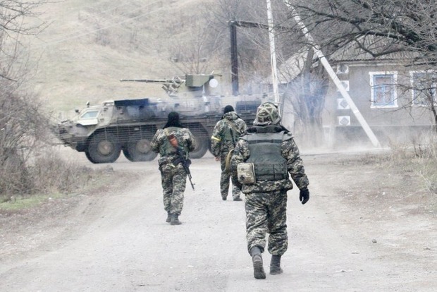 Війна на Донбасі: за добу поранені четверо військових