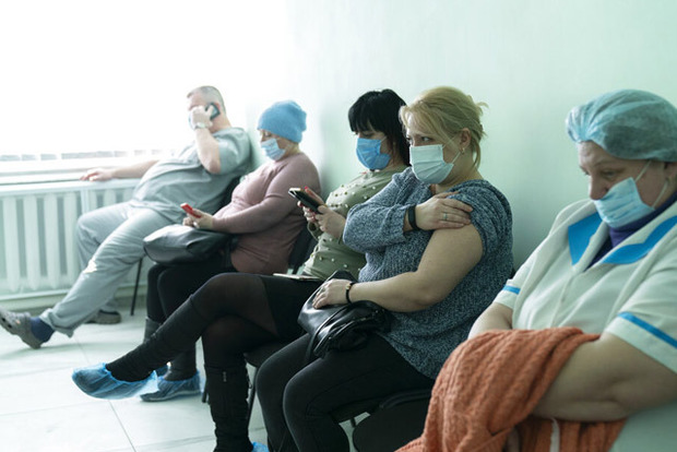 Коронавирусные антирекорды Украины: за сутки выявлено около 24 тысяч зараженных, 614 больных COVID-19 умерли