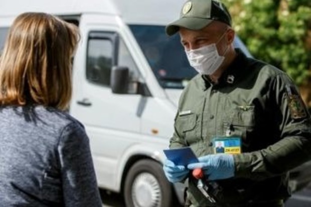 В Україну не пускають вакцинованих «Супутником V»