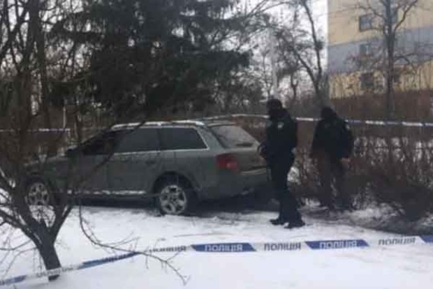 На Київщині кримінальники пограбували магазин і взяли в заручники дітей
