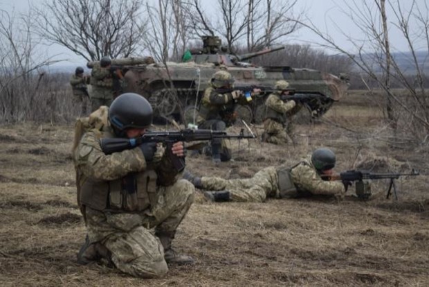 Один боец ВСУ погиб за сутки на Донбассе