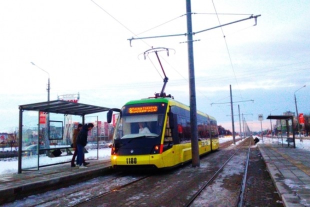 У Львові в одному з трамваїв впровадили електронний квиток