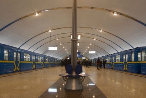 На станції метро «Олімпійська» знесли МАФи