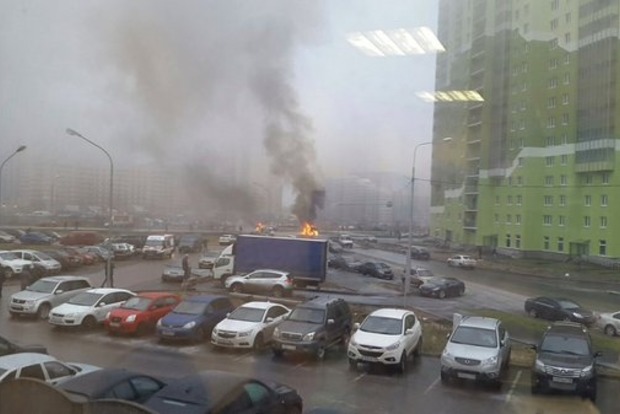 У Санкт-Петербурзі розстріляли машину поліції, є загиблі