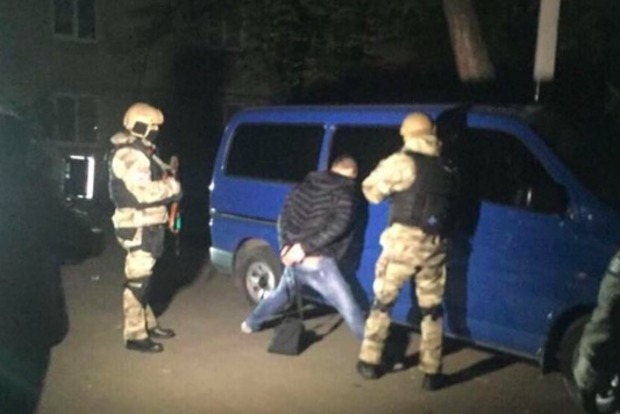 В Одессе со стрельбой задержали торговца оружием