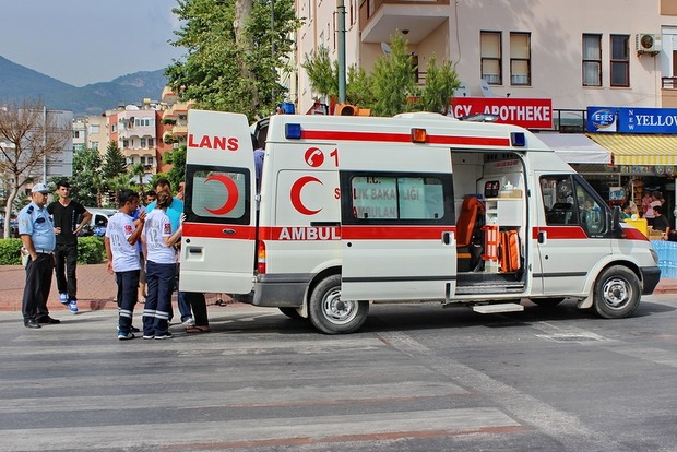 В результате взрыва в компании в Стамбуле три человека пострадали