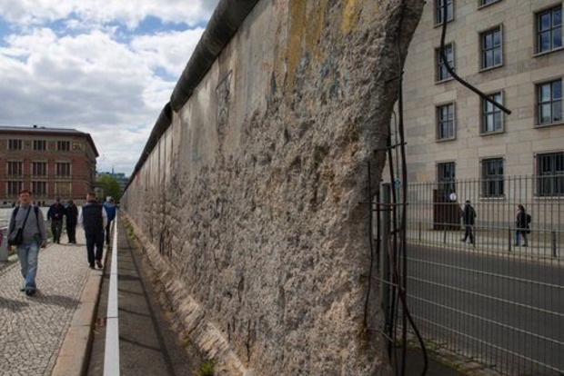 У Німеччині виявлено забуту ділянку Берлінської стіни