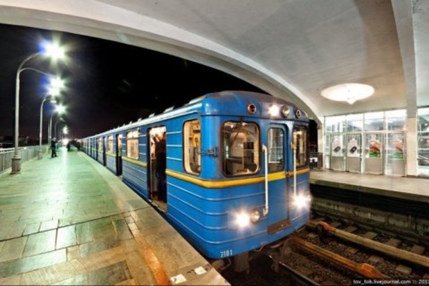Проїзд в метро Києва все ж подорожчає, це неминуче