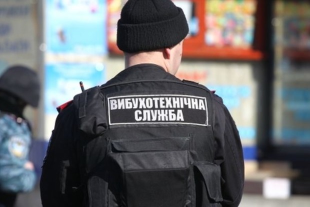 ﻿У двох київських банках шукають бомби