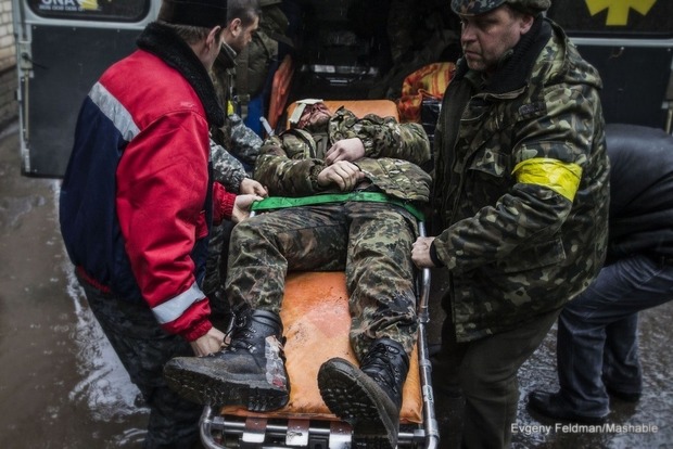 За добу на Донбасі поранені четверо військових