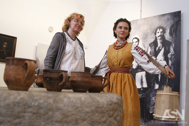 Експонати у музеї ім. Гончара ожили й заспівали